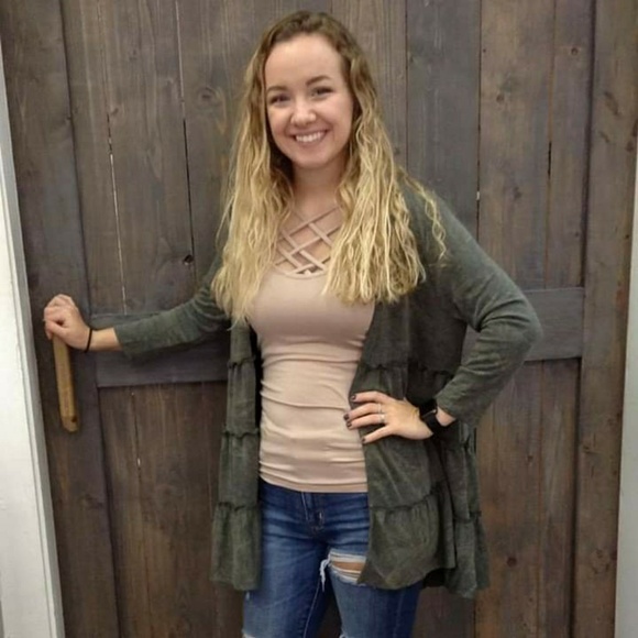 Strappy Tanks - Picture 5 of 8